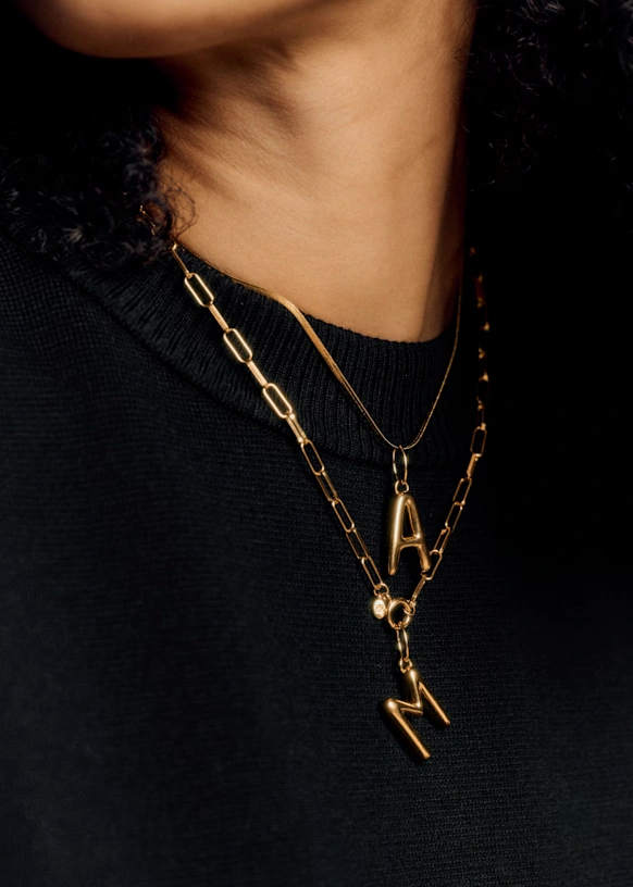 Louison Charm - J gold 10 Louison Charm - J gold