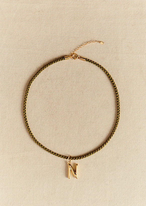 Louison Charm - J gold 12 Louison Charm - J gold