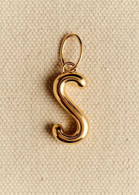 Louison Charm - J gold 21 Louison Charm - J gold