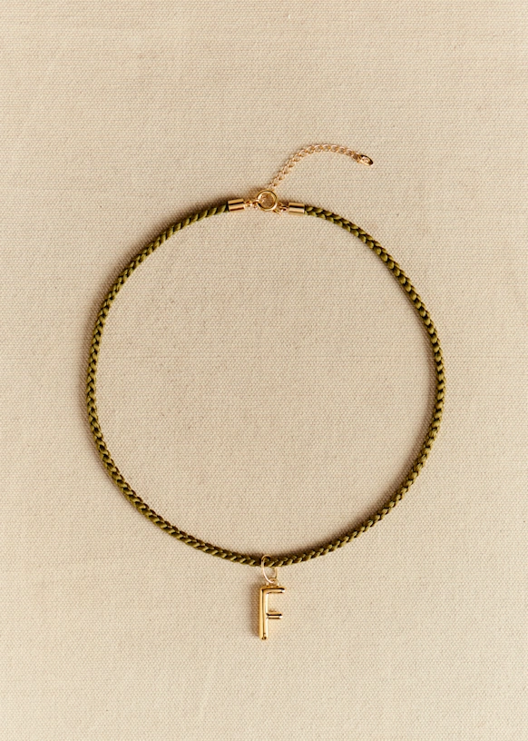 Louison Charm - J gold 32 Louison Charm - J gold