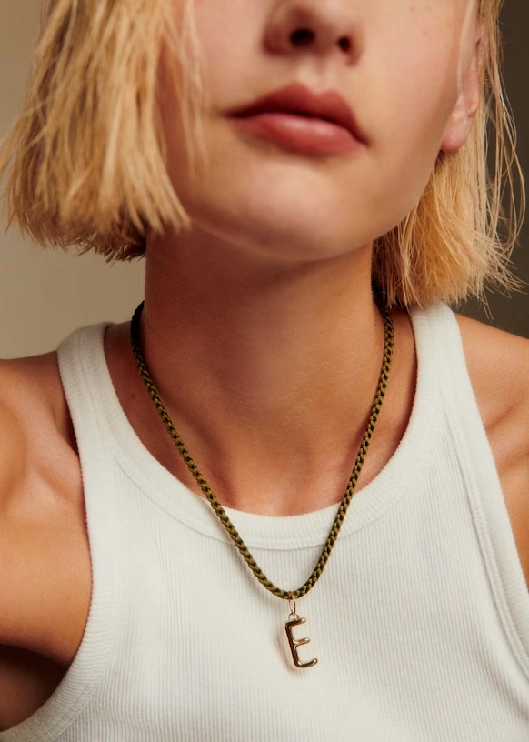 Louison Charm - J gold 34 Louison Charm - J gold