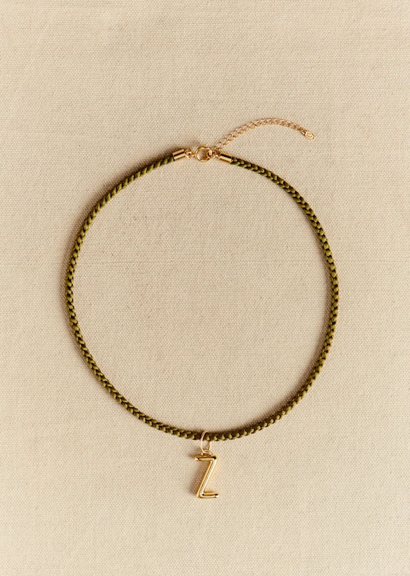 Louison Charm - J gold 37 Louison Charm - J gold