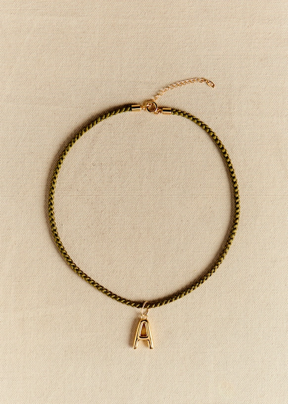 Louison Charm - J gold 9 Louison Charm - J gold