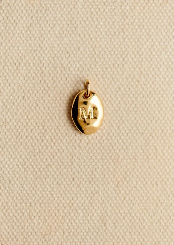 Charm Léa - M dorado 1 Charm Léa - M dorado