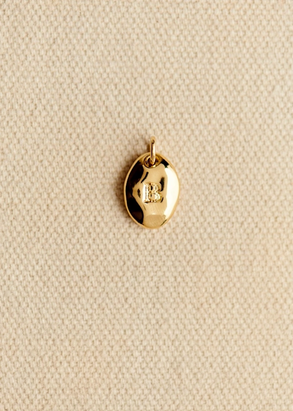 Charm Léa - M dorado 25 Charm Léa - M dorado