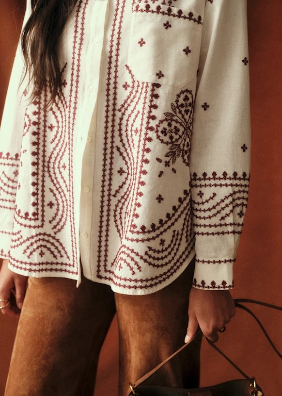 Camisa Marzy - Sézane x Baziszt - Burdeos Fondo Crudo
